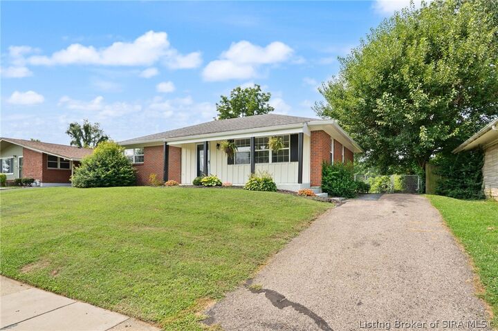 Property Photo: 1517 Altawood Drive IN 47129