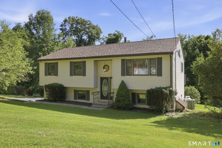 Property Photo:  384 Milford Street  CT 06013 