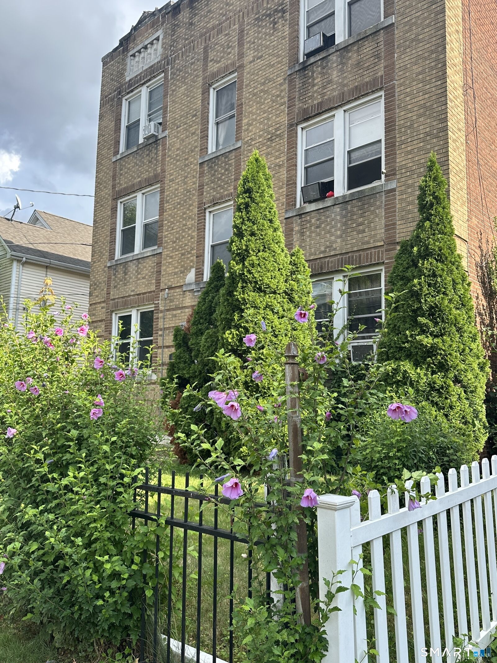 Property Photo: 45 School Street 2W CT 06106