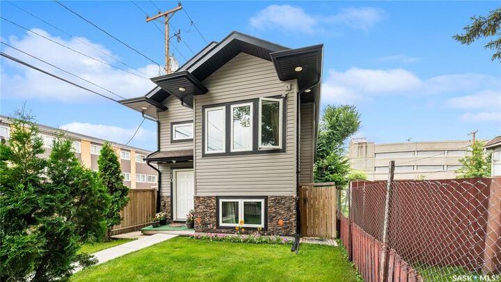 110 S Avenue S — photo 1