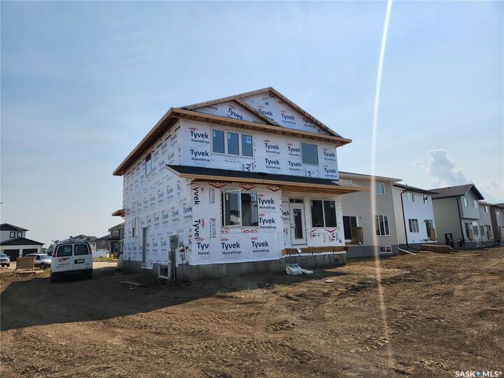Property Photo: 463 Traeger Close SK S7V 0T9