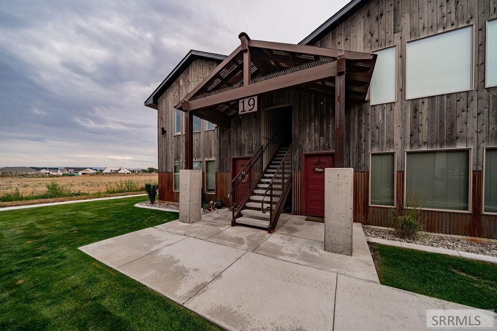 Property Photo:  280 E Lorene Street 19201  ID 83440 