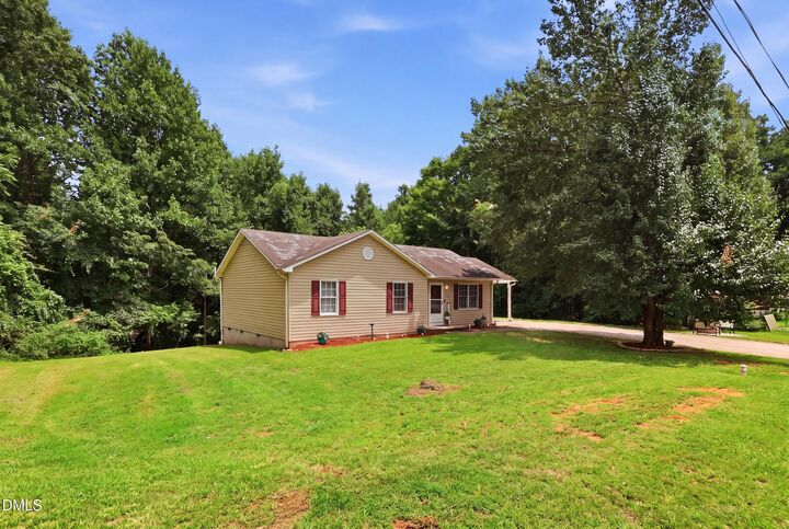 Property Photo:  106 N Arlington Avenue  NC 28642 