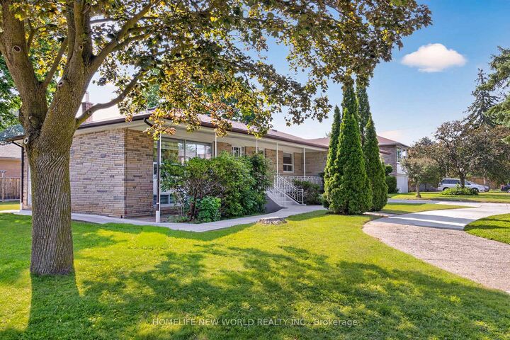 Property Photo:  201 Goddard Street  ON M3H 5E7 