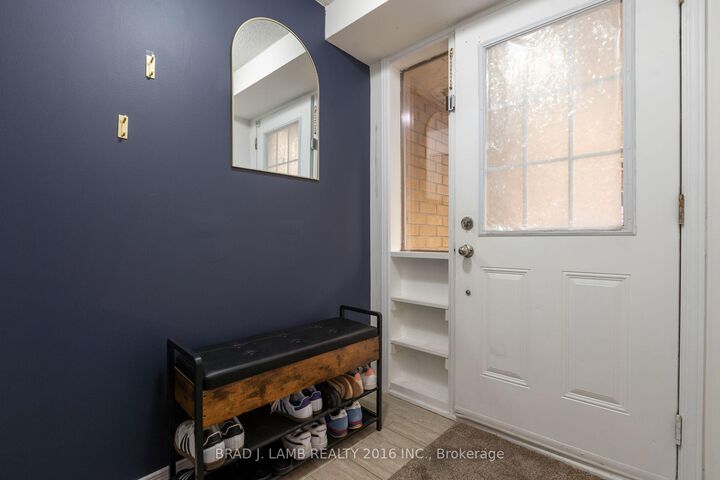 Property Photo:  25 Turntable Crescent Th# 137  ON M6H 4K8 