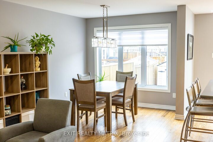 Property Photo:  195 Tapley Place  ON K4A 0L2 