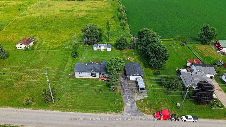 Photo de la propriété:  4797 Concession Rd 7 N/A  ON L9R 1V1 
