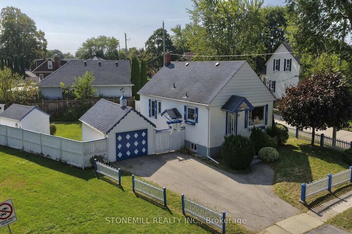 272 Carlton Street — photo 1