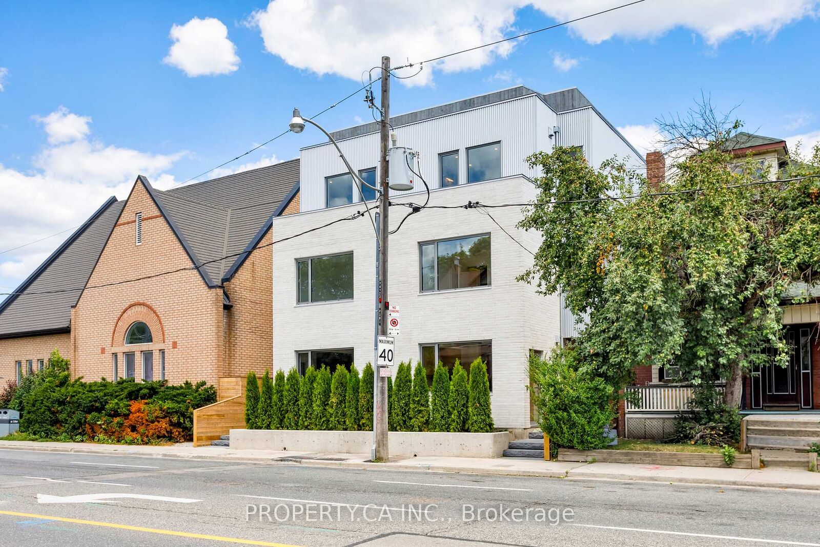 Property Photo:  301 Keele Street Unit #2  ON M6P 2K5 