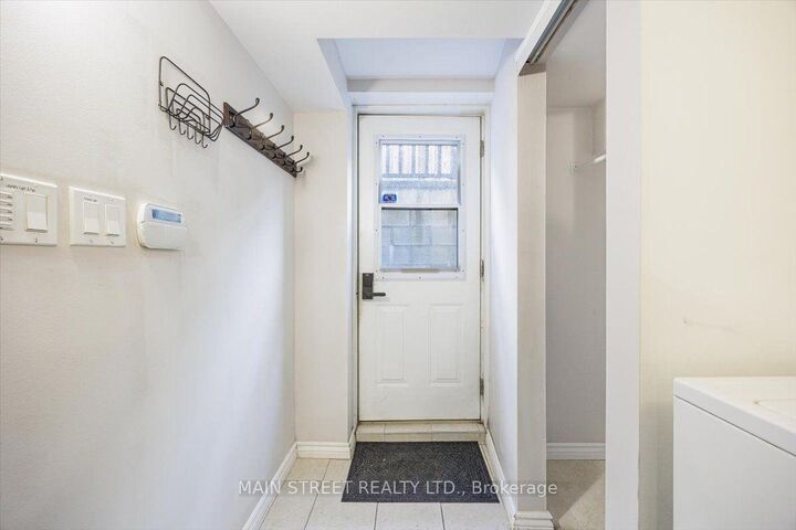 Property Photo:  10 Usherwood Street Basement  ON L4G 7W6 