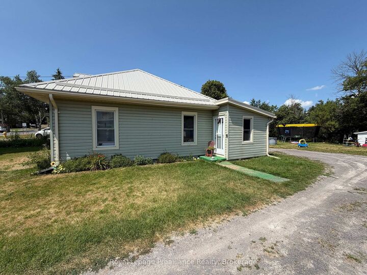 Property Photo:  16 Huffman Road  ON K0K 2C0 