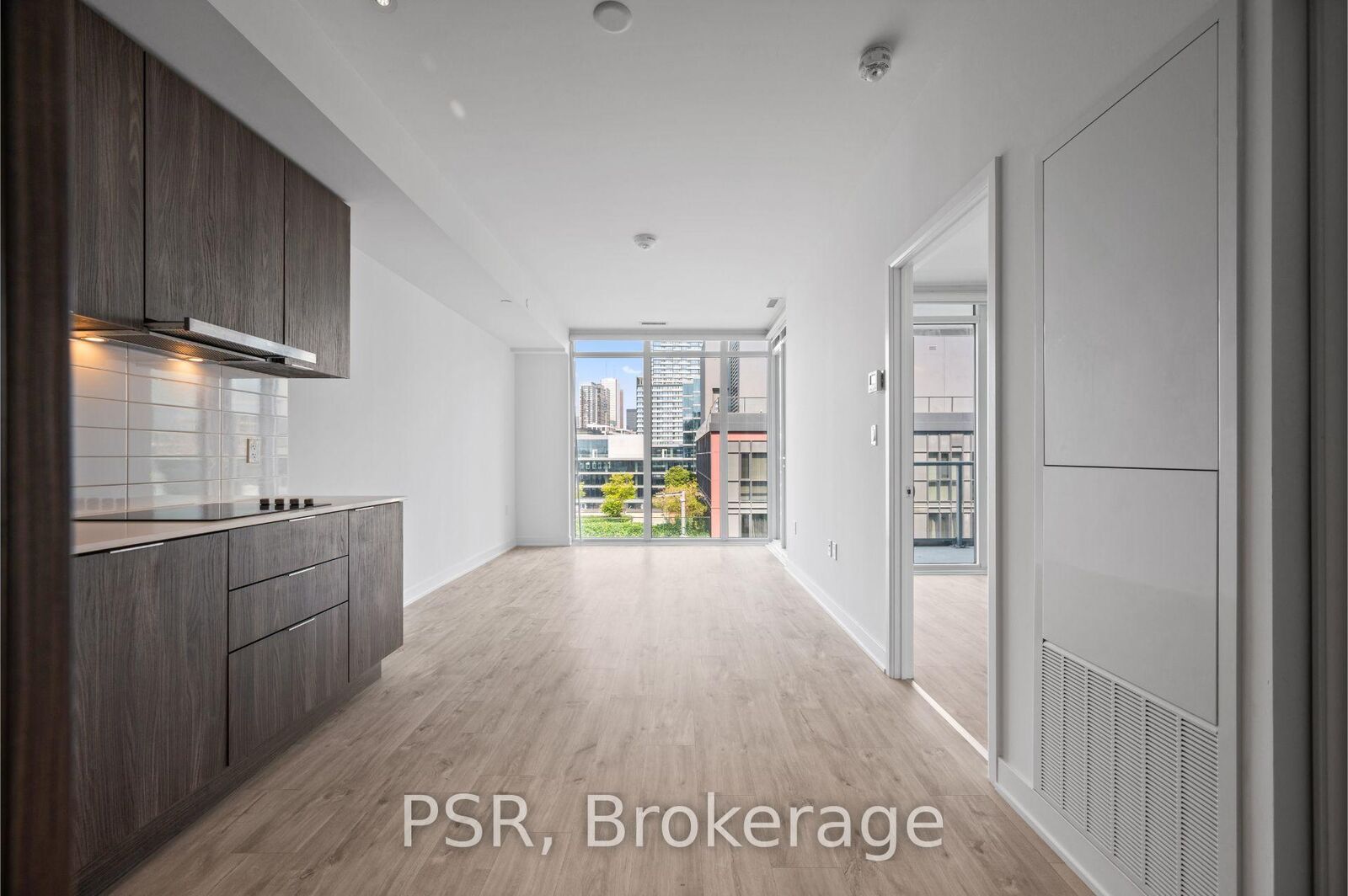 Property Photo:  576 Front Street W 1220  ON M5V 0P8 