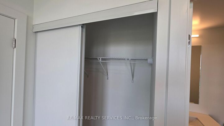 Property Photo:  15 Skyridge Drive 829  ON L6P 4S3 