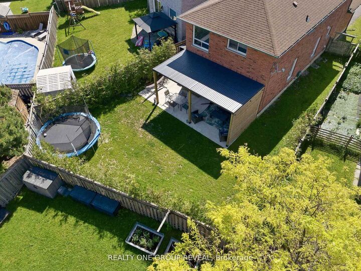 Property Photo:  46 Fieldcrest Avenue  ON L1E 2X5 