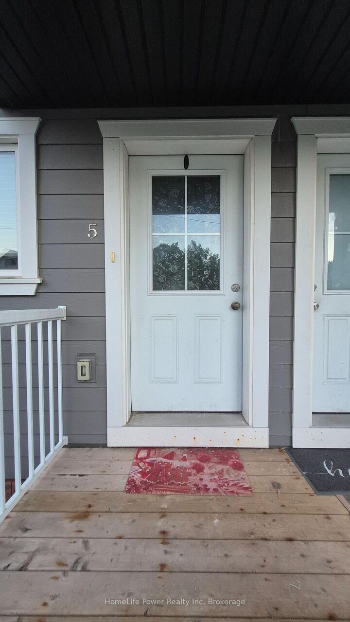 Property Photo:  225 Riddell Street 5  ON N4S 6N2 