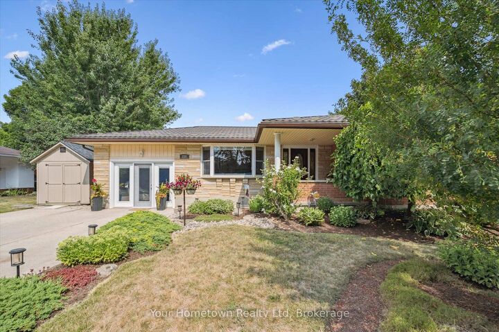 Photo de la propriété:  220 Colborne Street  ON N0B 1S0 