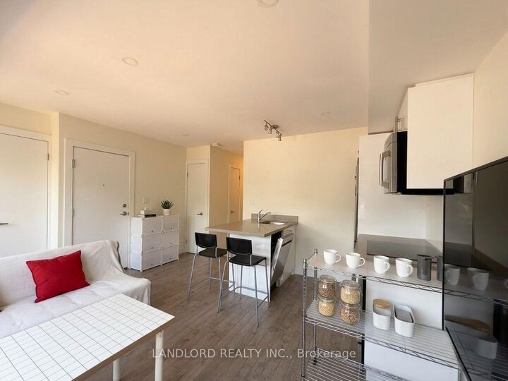 Property Photo:  1175 Dovercourt Road 4  ON M6H 2Y1 