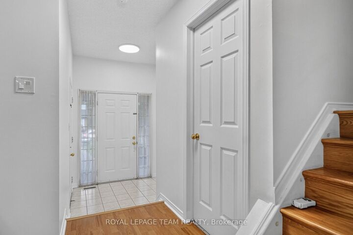 Property Photo: 49 Jackman Terrace ON K2L 4E1