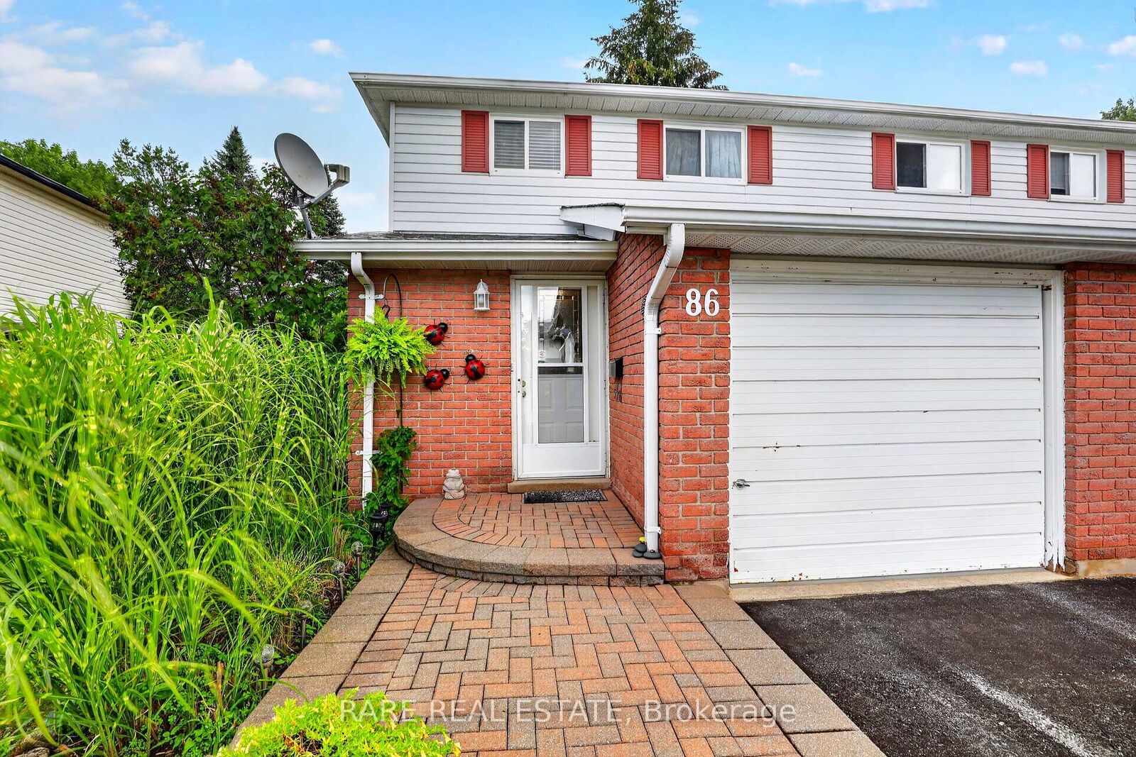 Property Photo: 86 Mowat Crescent ON L4N 5B3