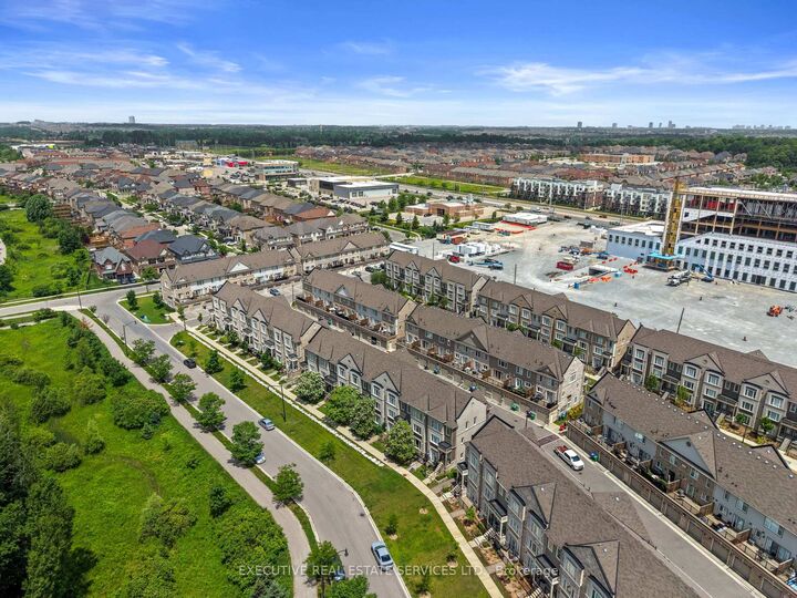 Property Photo: 1 Beckenrose Court 144 ON L6Y 6G2