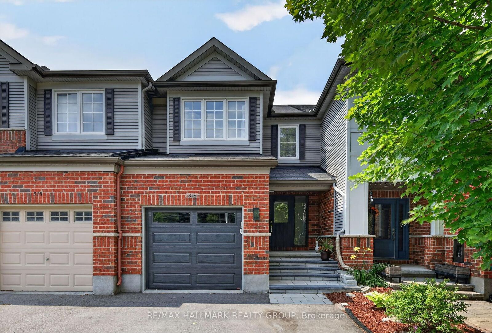 Property Photo: 316 Aldworth Private ON K2S 0M9
