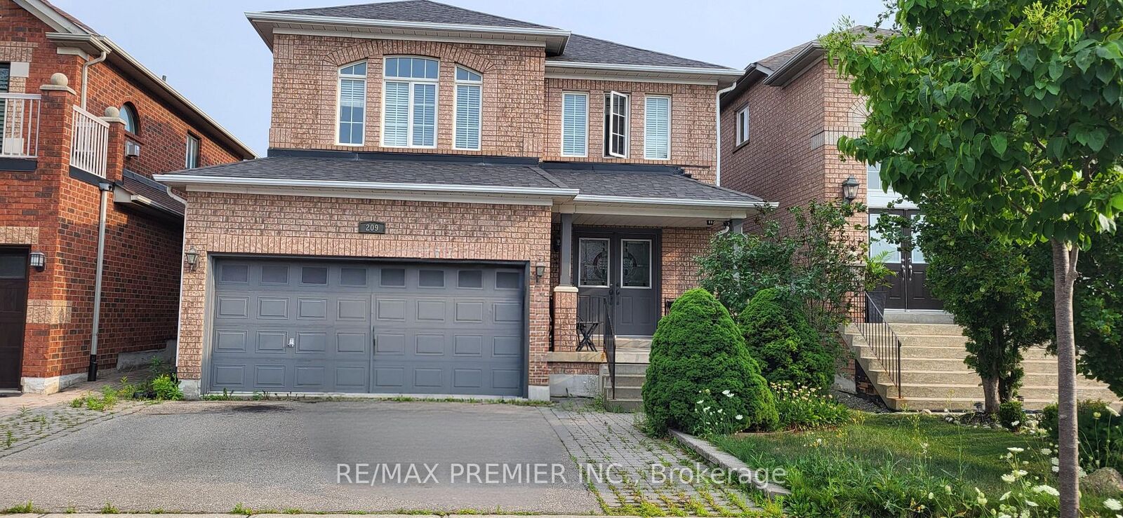 Property Photo:  209 Tierra Avenue  ON L6A 3H5 
