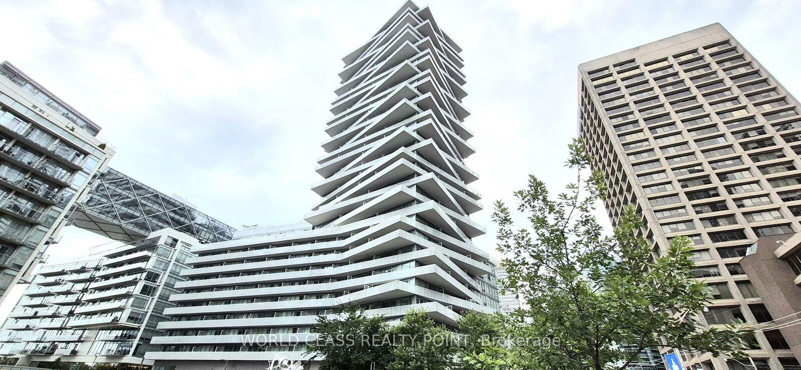 Property Photo:  15 Queens Quay E 724  ON M5E 0C5 