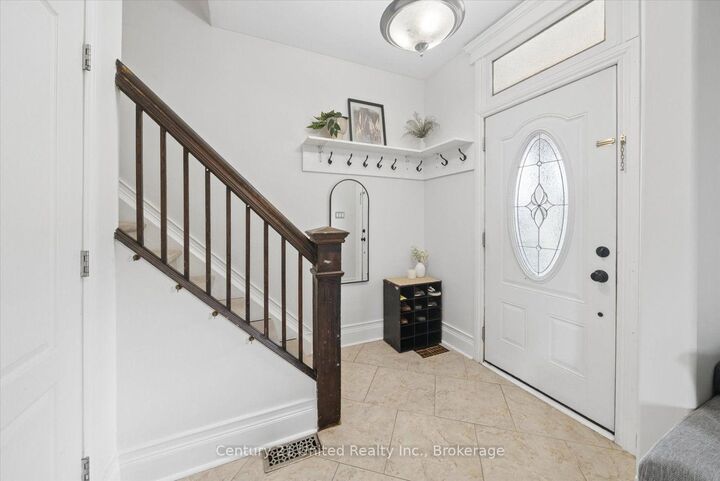 Property Photo: 709 Third Avenue ON K9J 4P4