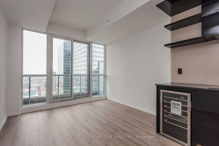 Property Photo: 70 Temperance Street 4404 ON M5H 0B1