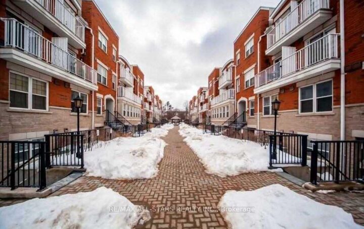 Property Photo:  37 Four Winds Drive 105  ON M3J 1K7 