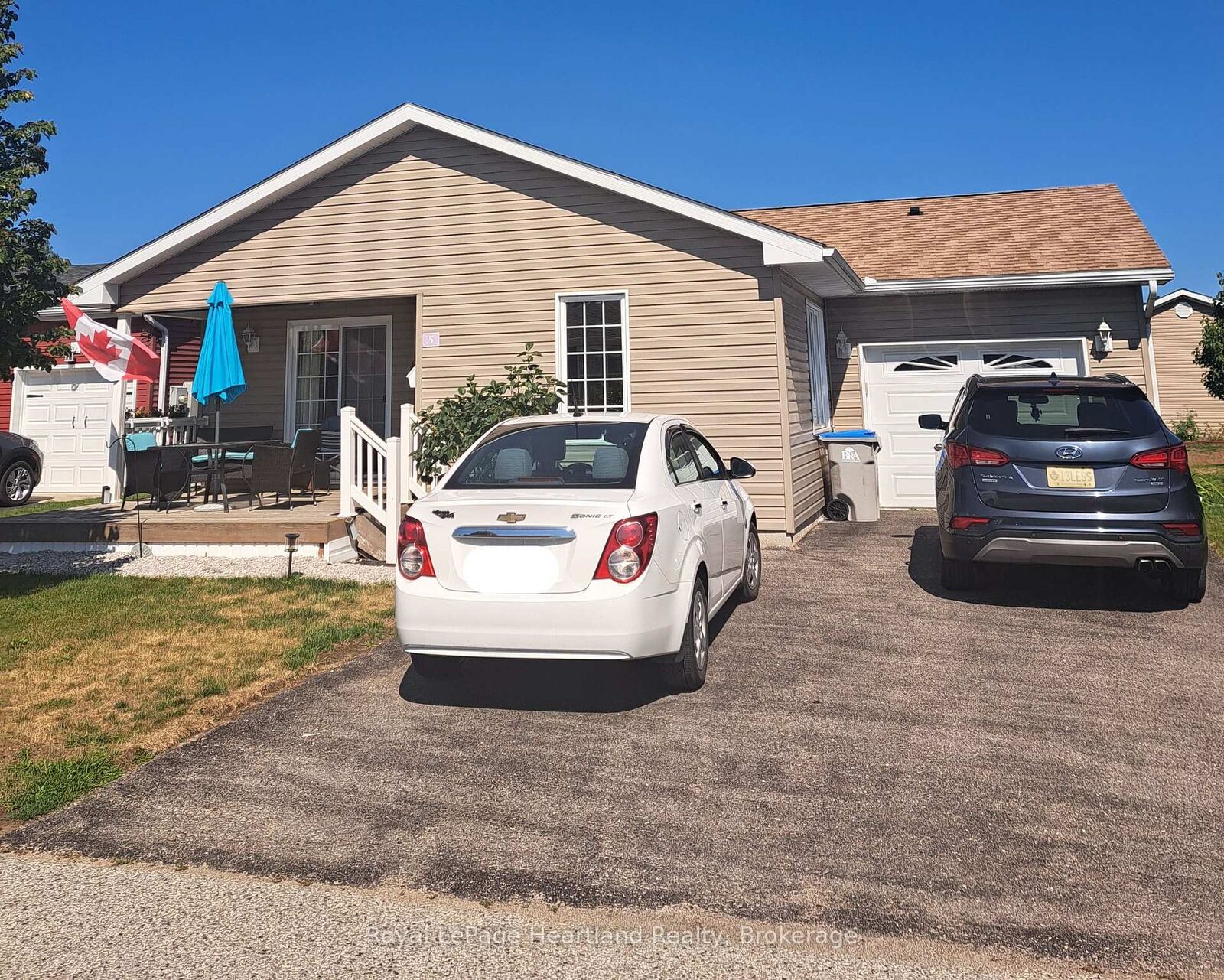 Property Photo: 5 Kellestine Drive ON N6G 0C5