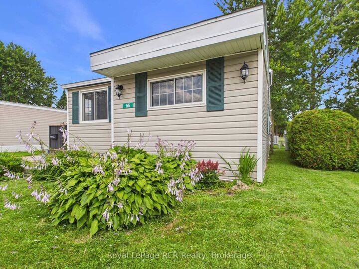 Property Photo:  56 Sussex Square  ON N4K 5N5 