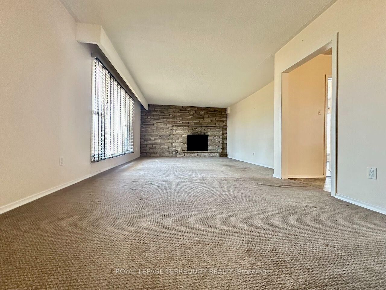 Property Photo:  