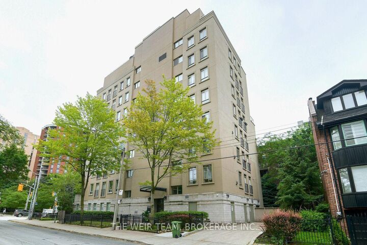 Property Photo: 135 Maitland Street 202 ON M4Y 1E5