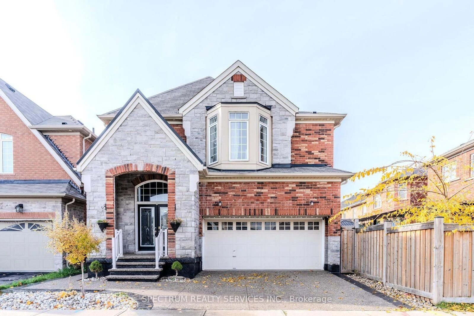 Property Photo:  1108 Savoline Boulevard  ON L9T 8P5 