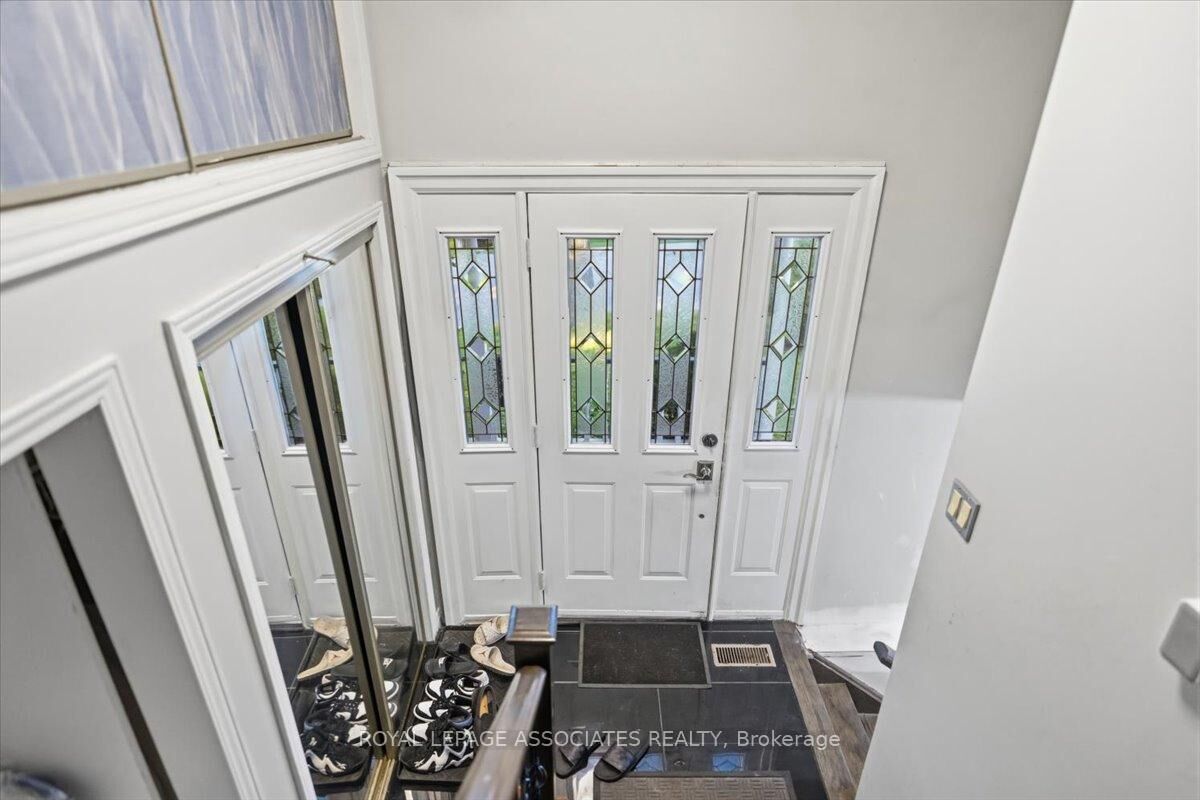 Property Photo: 239 Island Road ON M1C 2R1