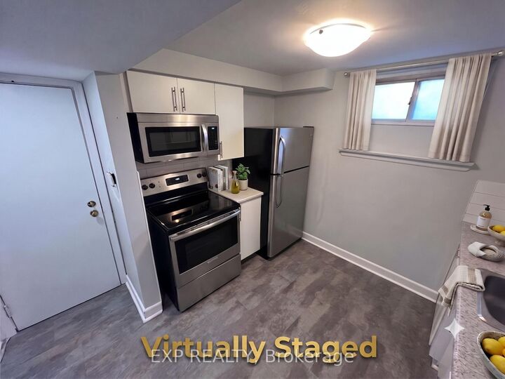 Property Photo:  1 Henderson Avenue 5  ON L6Y 1J6 