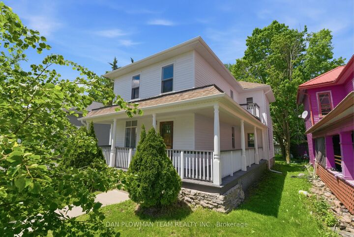 Property Photo: 202 Queen Street ON K0L 1L0