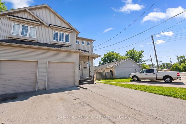 Property Photo: 2 Townline Road E ON L2V 2C3