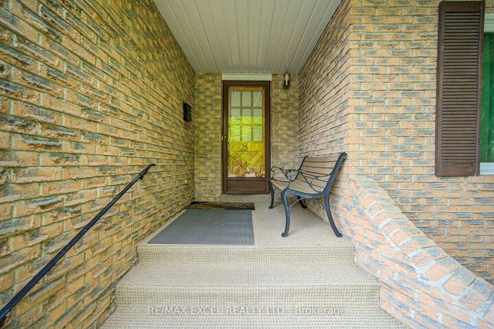 Property Photo: 81 Amanda Drive ON M1V 1C8