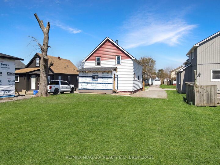 Property Photo: 351 Brock Street ON L2A 2X4