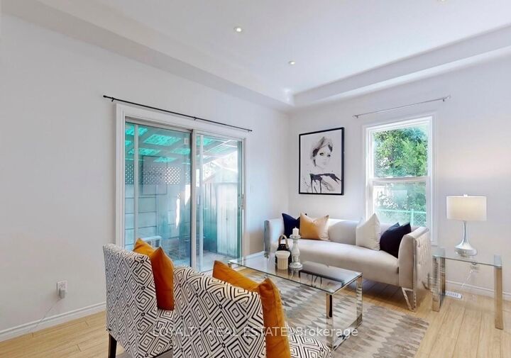 Property Photo:  4 McMurchy Avenue S 1  ON L6Y 1X9 
