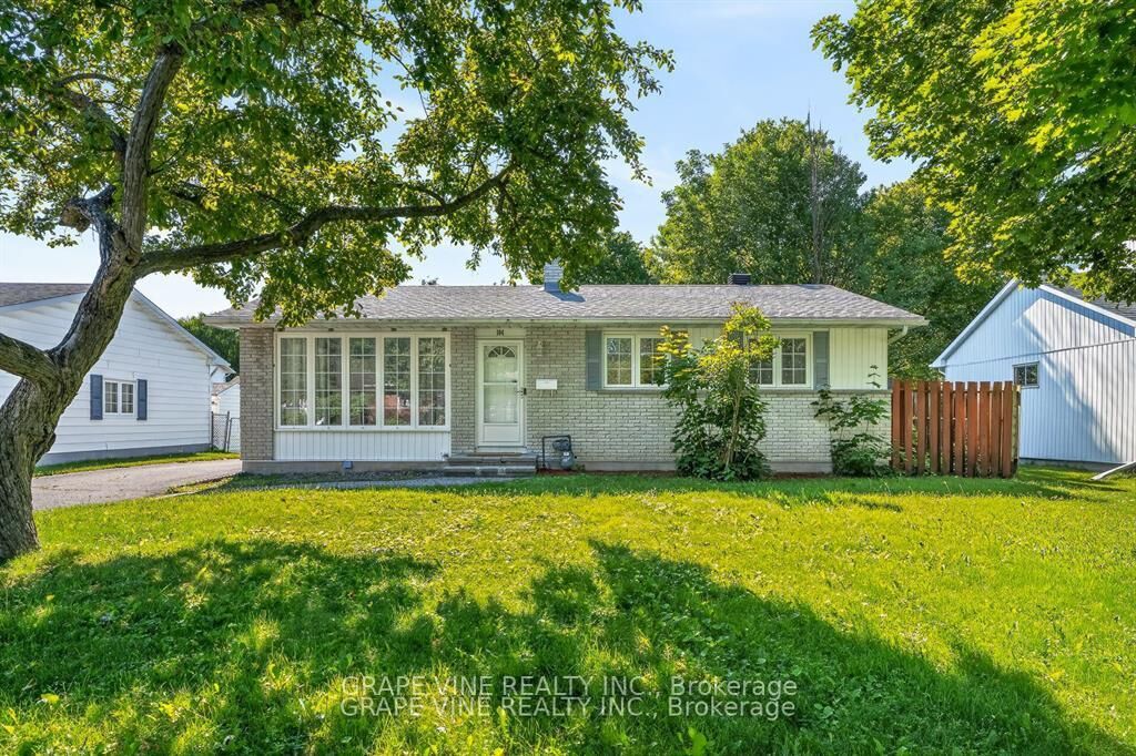 Property Photo:  104 Oriole Avenue  ON K2L 1E7 