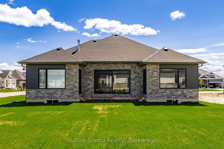 Property Photo:  116 Laurens Lane  ON N0H 1S0 