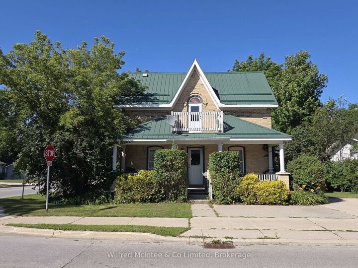 569 Eugenie Street — photo 1