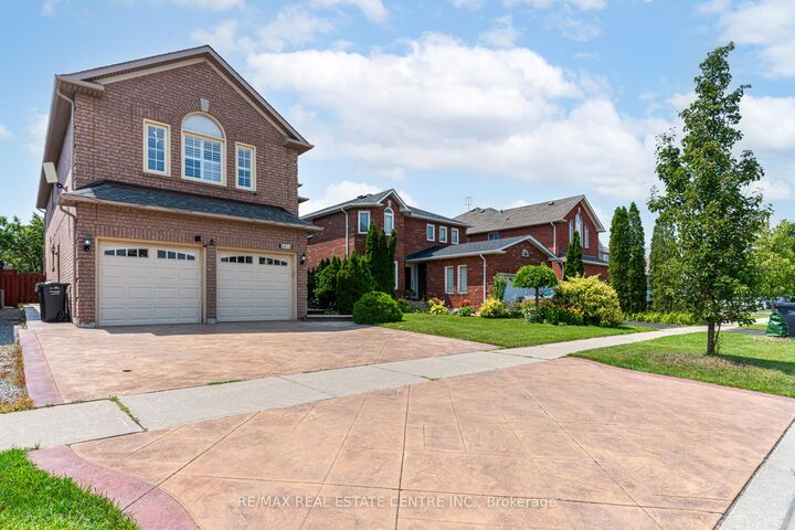 Property Photo:  5418 Loonlake Avenue Bsmt  ON L5V 2E1 