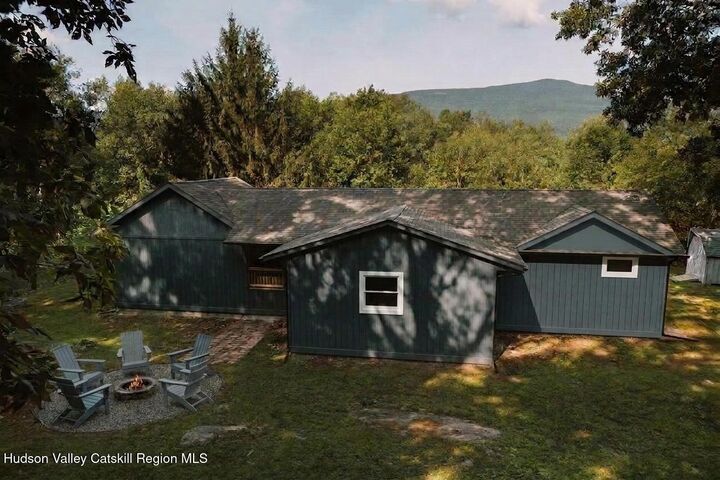 Property Photo:  19 Alta Vista  NY 12414 