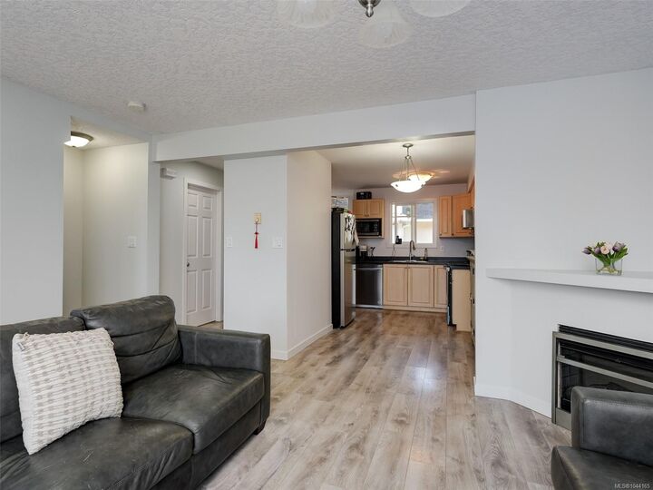 Property Photo: 311 Burnside Rd E #4 BC V9A 1A6