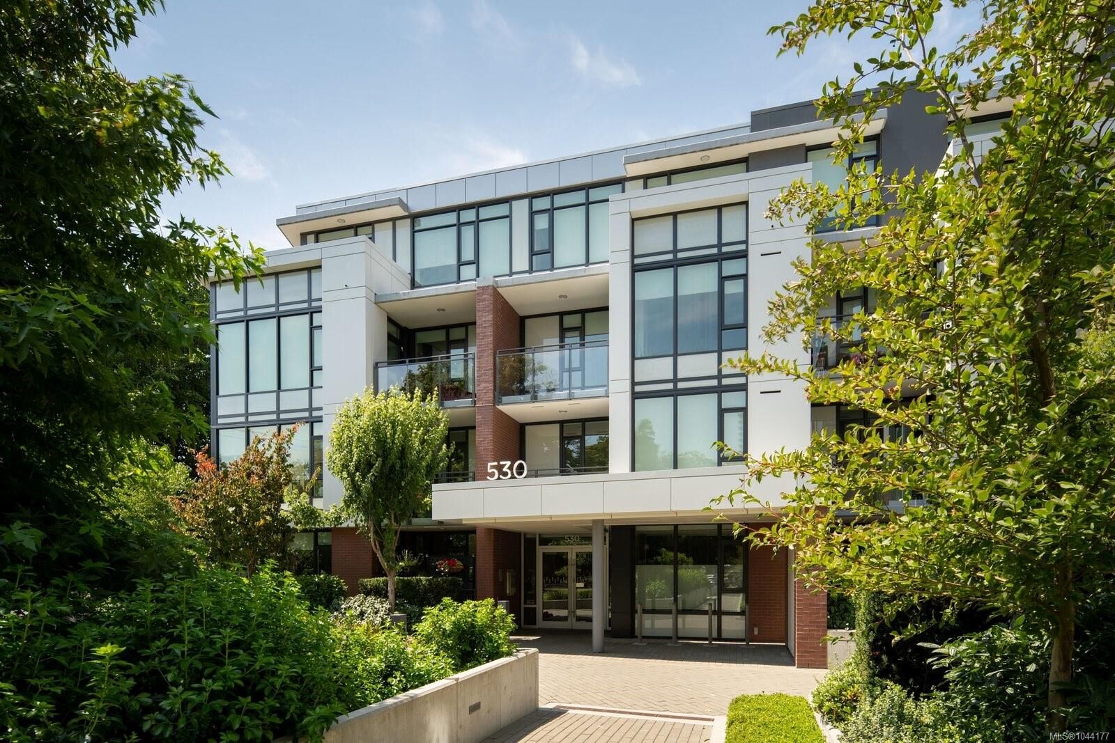 Property Photo: 530 Michigan St #309 BC V8V 0G2