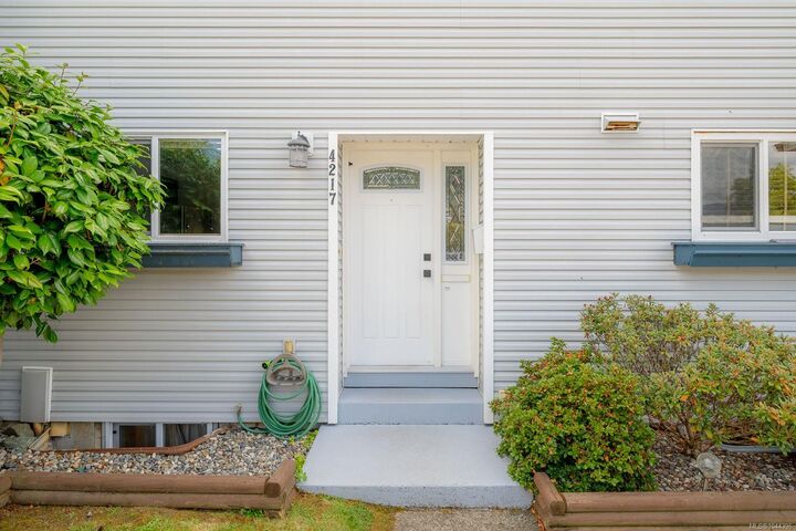 Property Photo: 4217 8th Ave BC V9Y 2S5